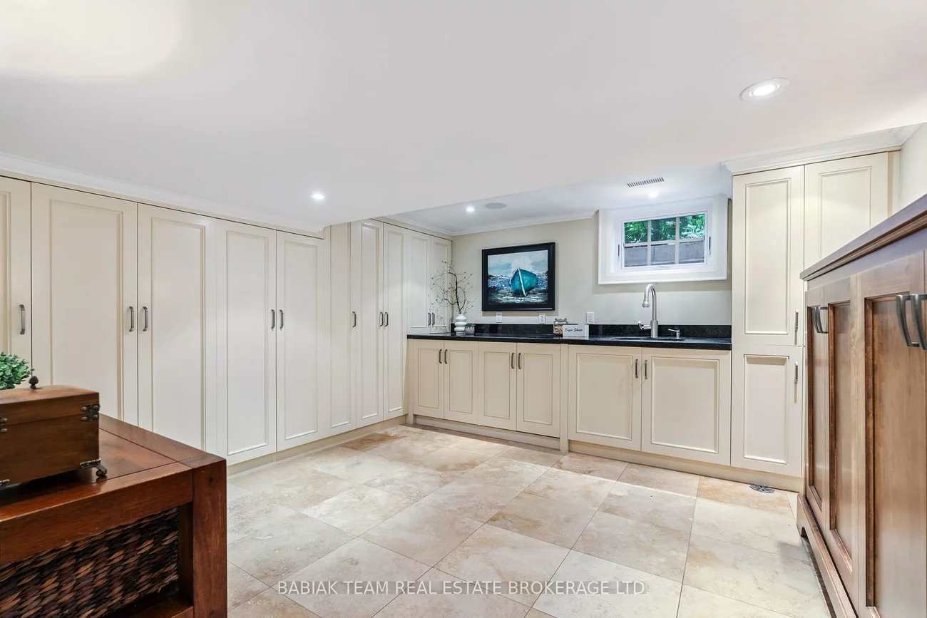 82, Humberview, Lambton Baby Point, Toronto