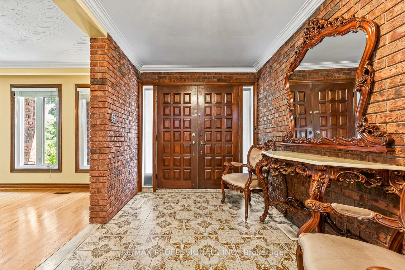 8, St Phillips, Kingsview Village-The Westway, Toronto