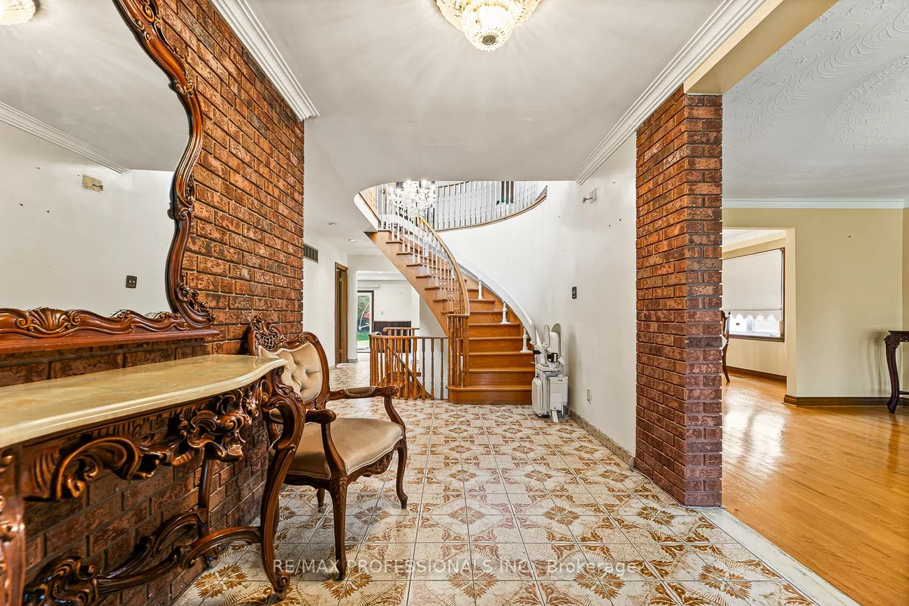 8, St Phillips, Kingsview Village-The Westway, Toronto