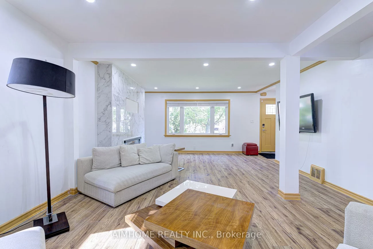 97, Edgecroft, Stonegate-Queensway, Toronto