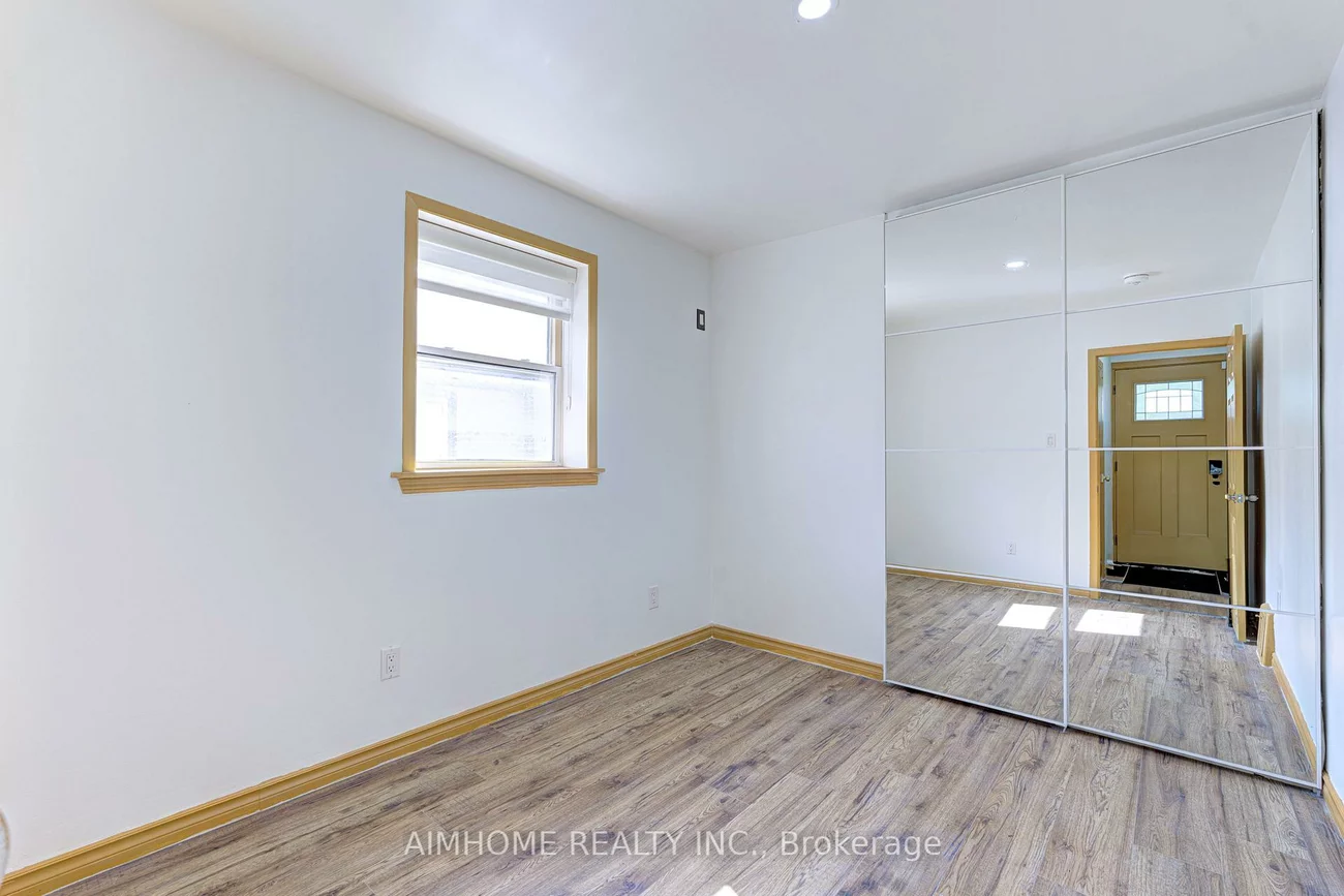 97, Edgecroft, Stonegate-Queensway, Toronto