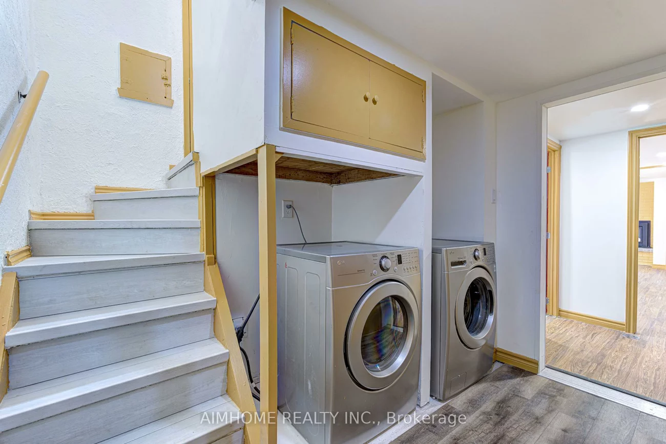 97, Edgecroft, Stonegate-Queensway, Toronto