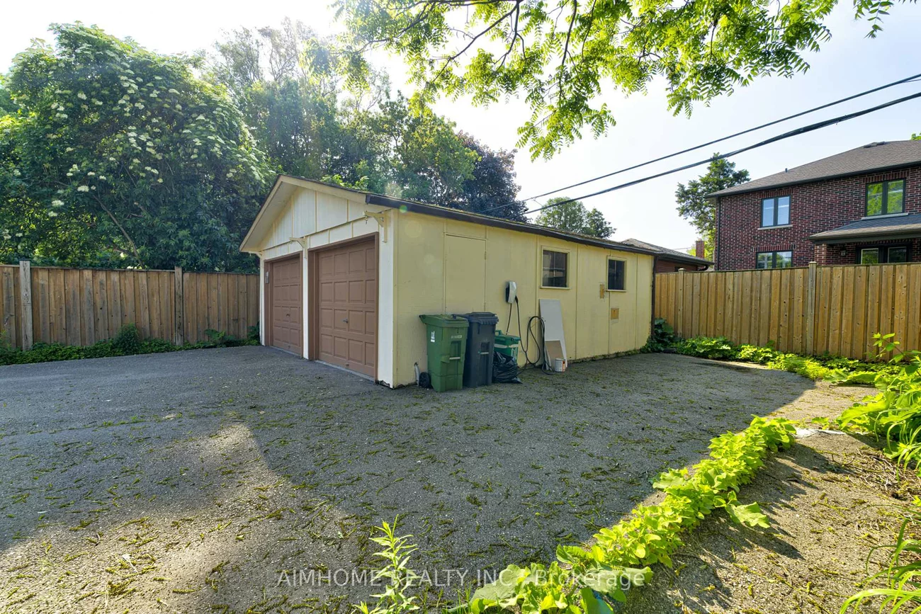 97, Edgecroft, Stonegate-Queensway, Toronto