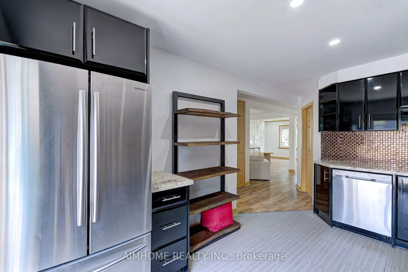 97, Edgecroft, Stonegate-Queensway, Toronto