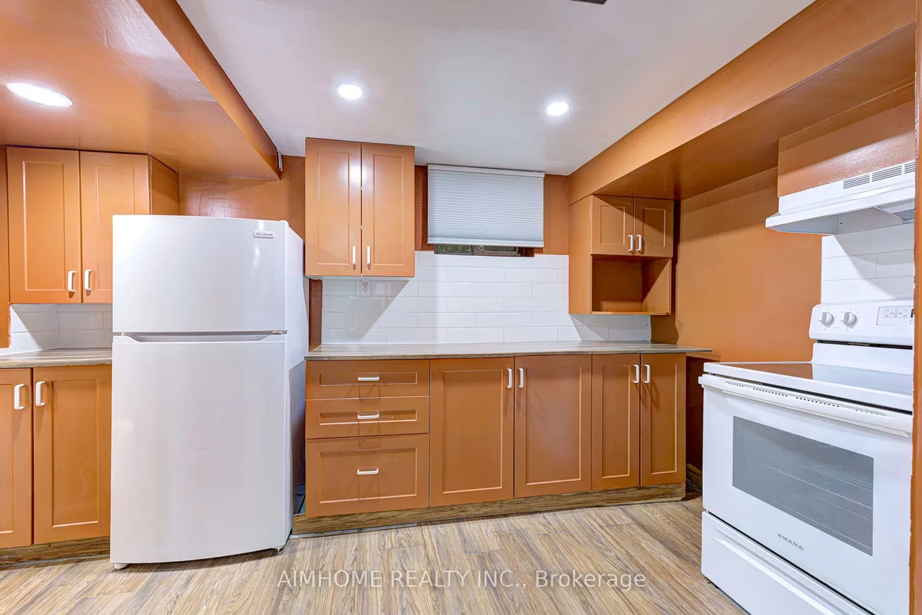 97, Edgecroft, Stonegate-Queensway, Toronto