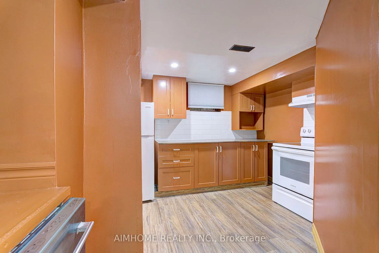 97, Edgecroft, Stonegate-Queensway, Toronto