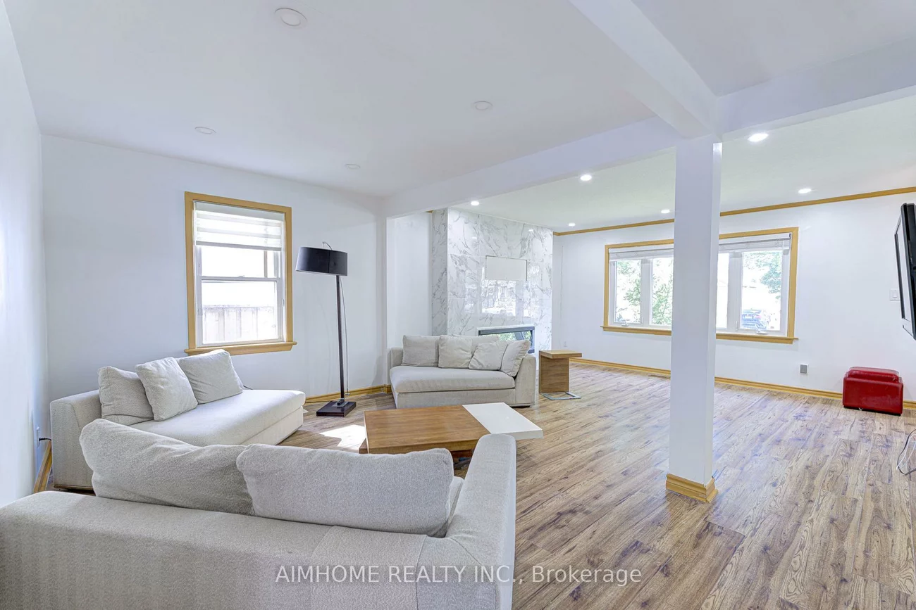 97, Edgecroft, Stonegate-Queensway, Toronto