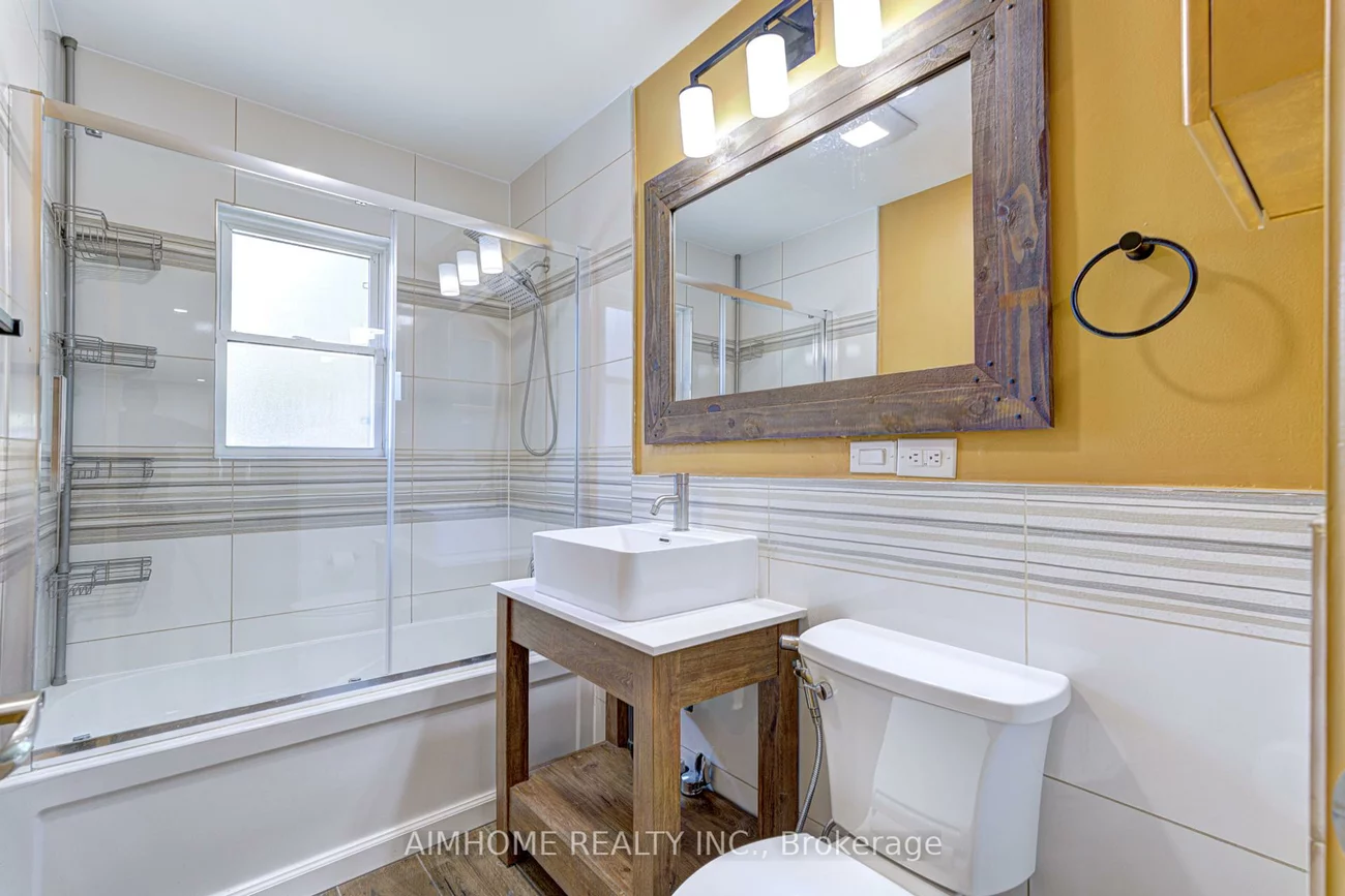 97, Edgecroft, Stonegate-Queensway, Toronto