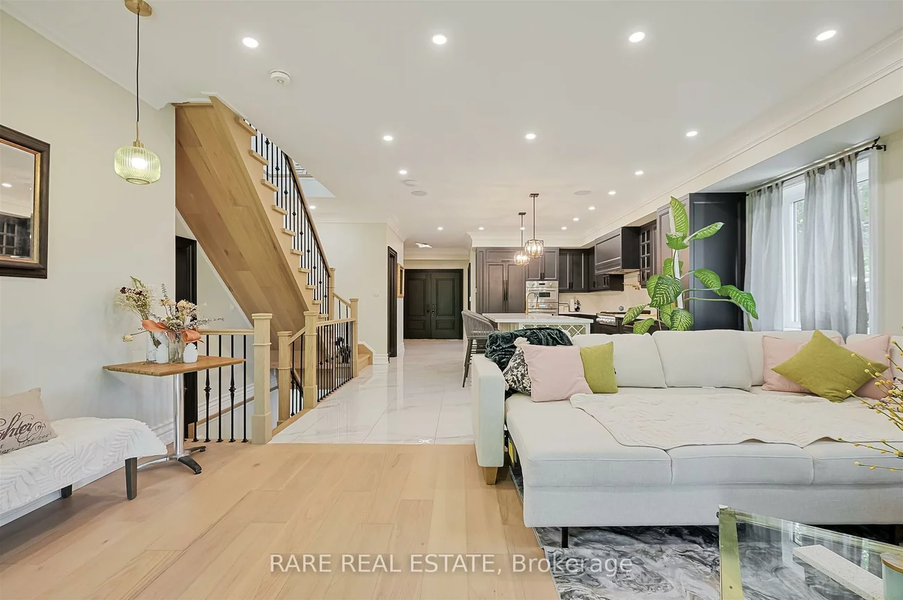 32, Bradfield, Islington-City Centre West, Toronto