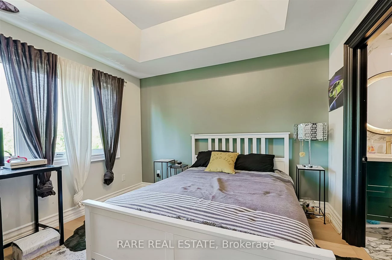 32, Bradfield, Islington-City Centre West, Toronto
