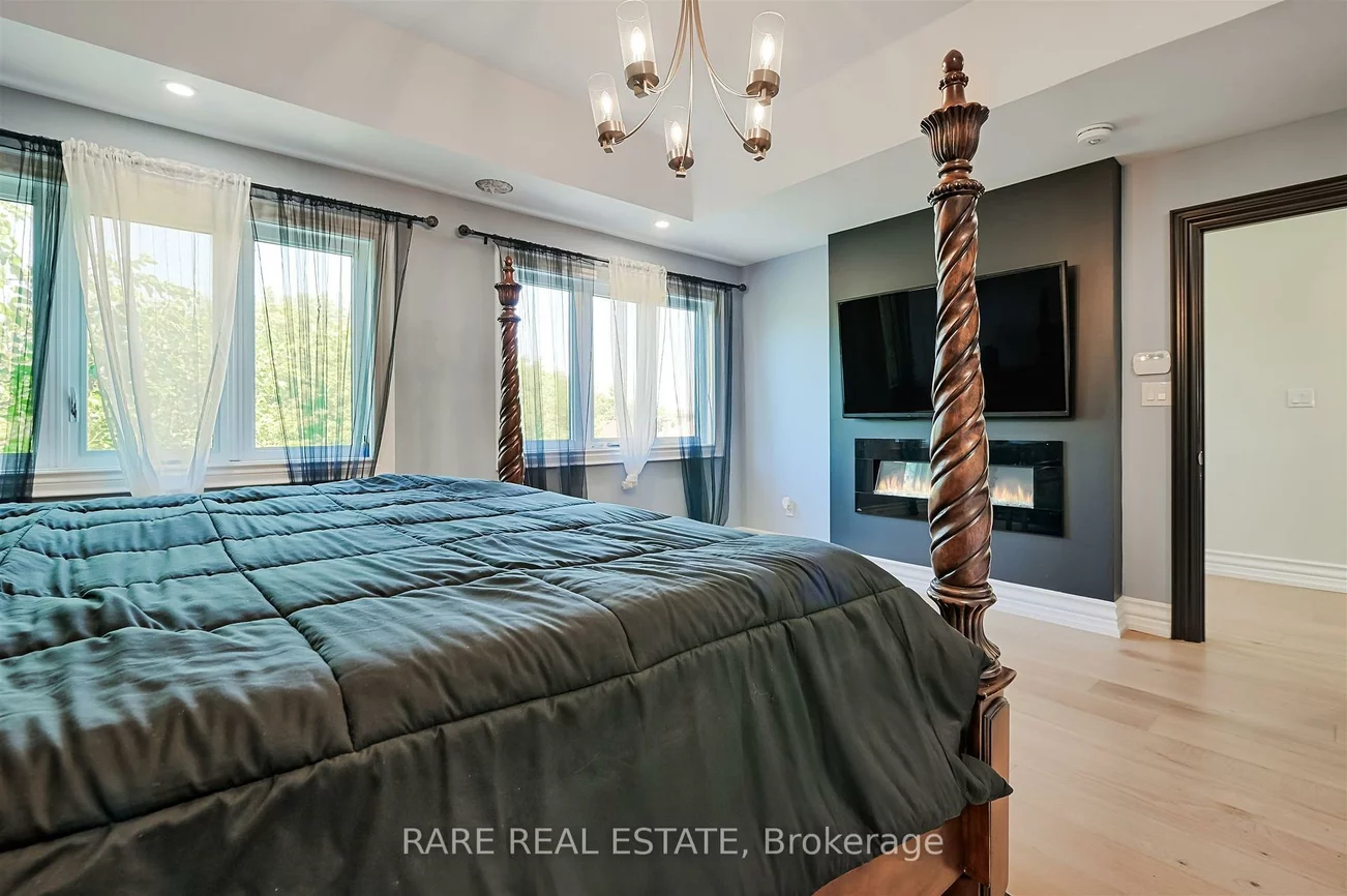 32, Bradfield, Islington-City Centre West, Toronto