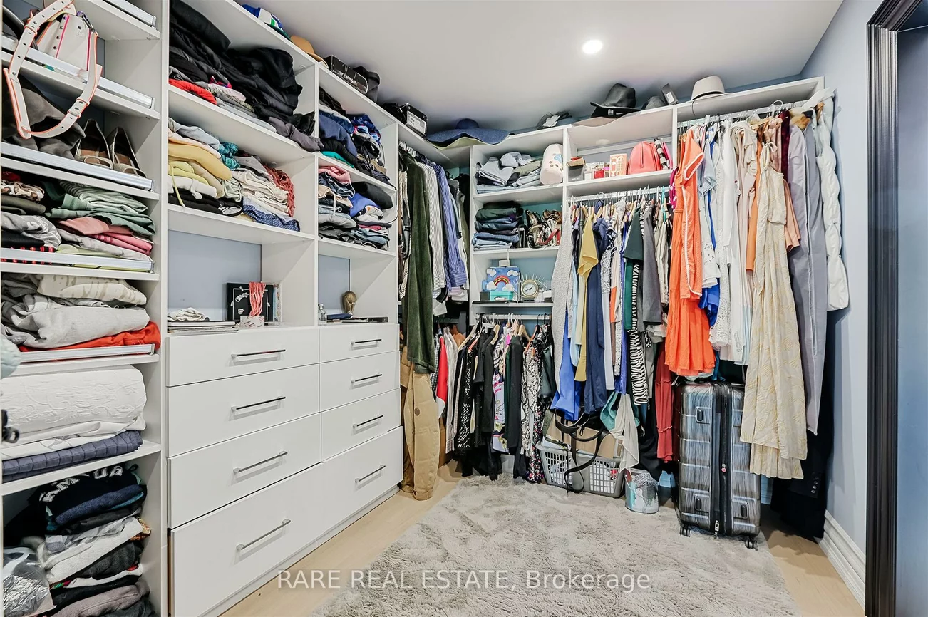 32, Bradfield, Islington-City Centre West, Toronto