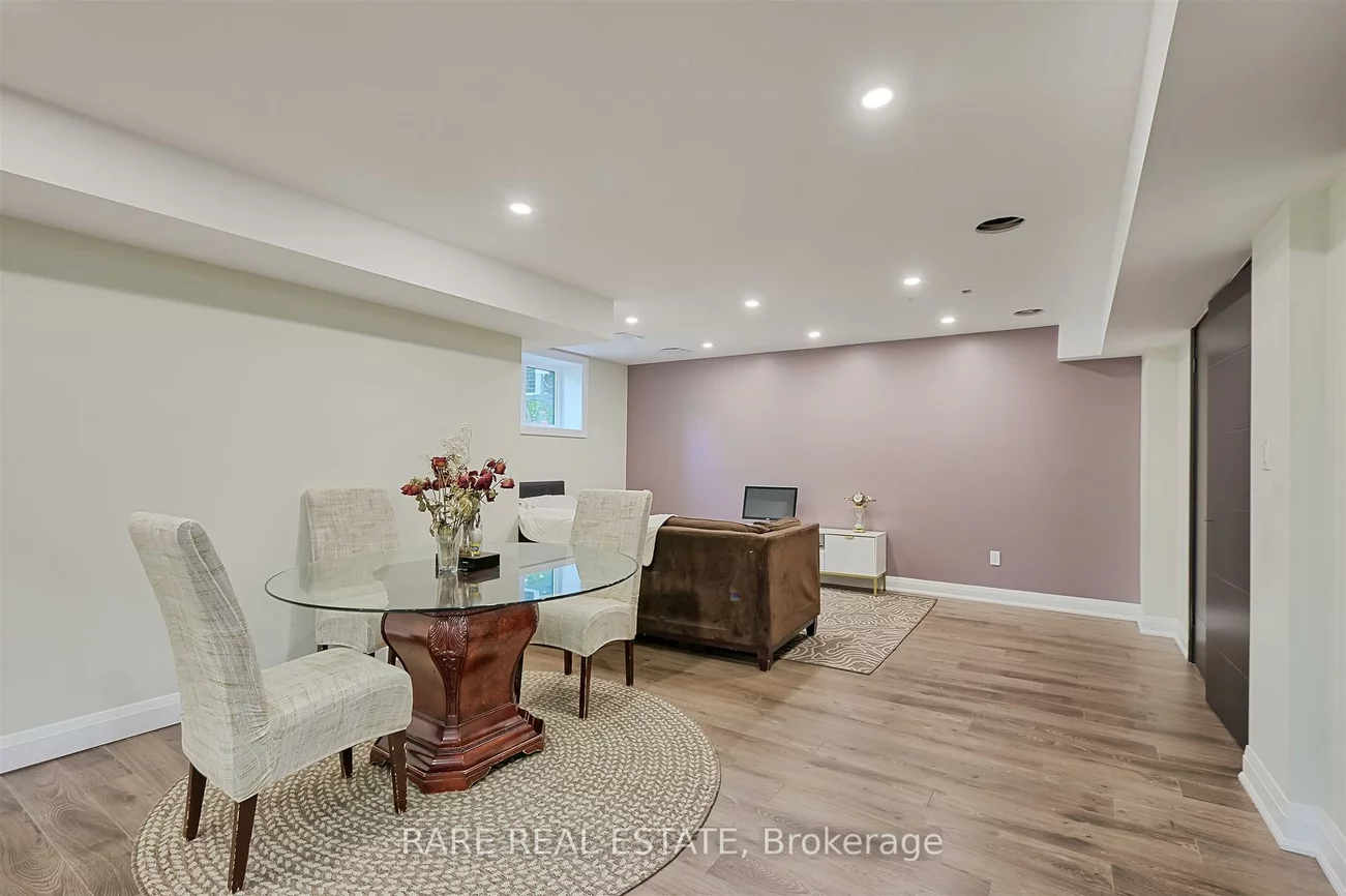 32, Bradfield, Islington-City Centre West, Toronto