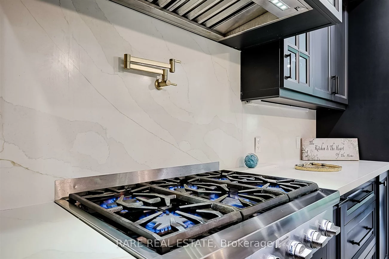 32, Bradfield, Islington-City Centre West, Toronto