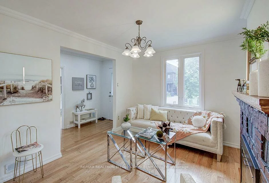 29, Roseland, Alderwood, Toronto