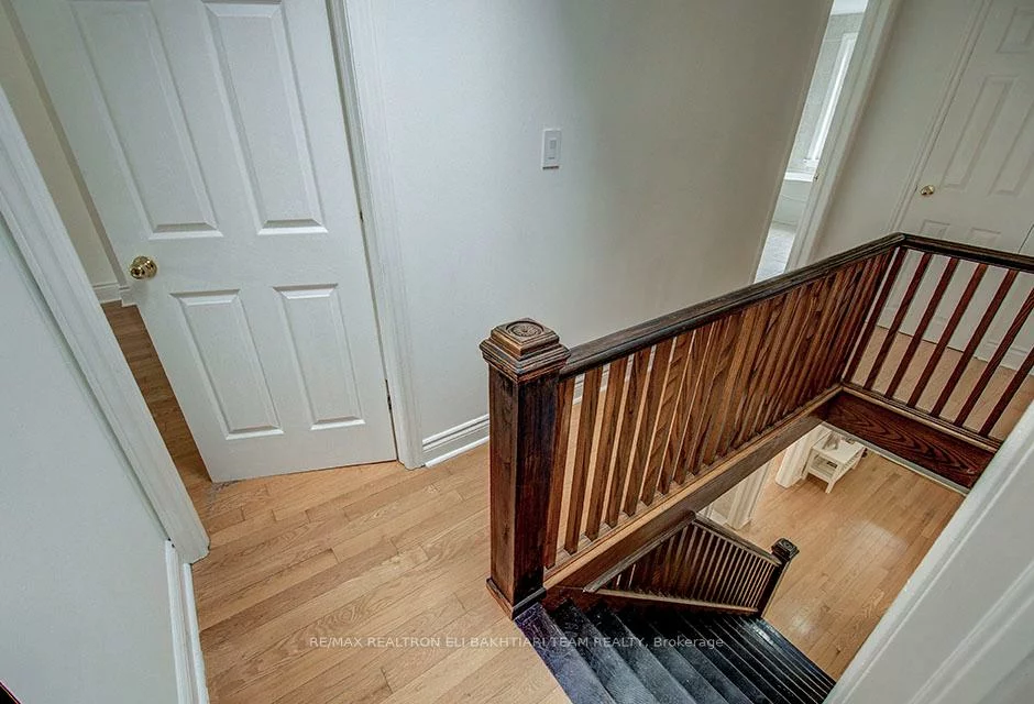 29, Roseland, Alderwood, Toronto