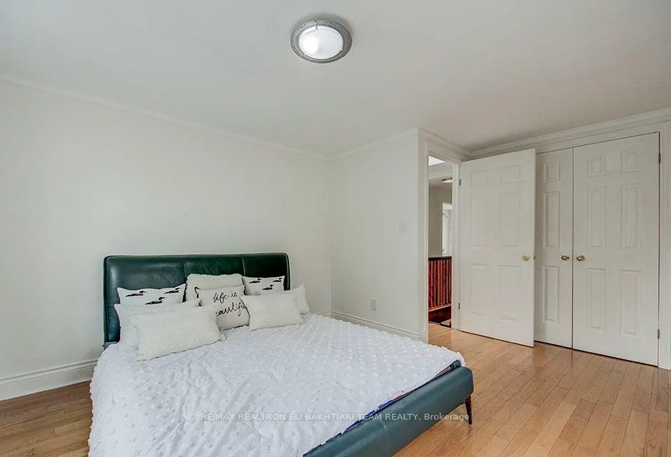 29, Roseland, Alderwood, Toronto