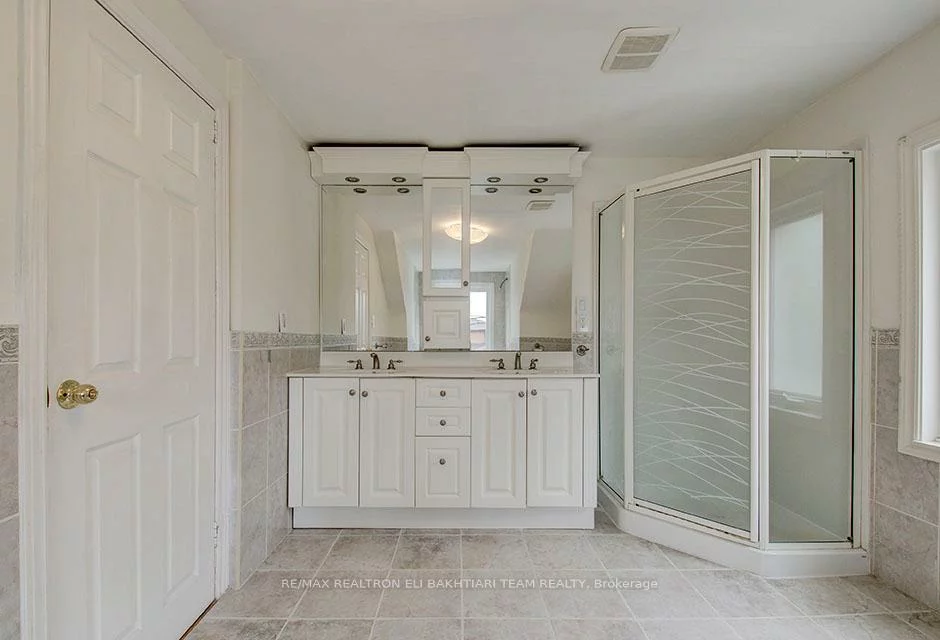 29, Roseland, Alderwood, Toronto