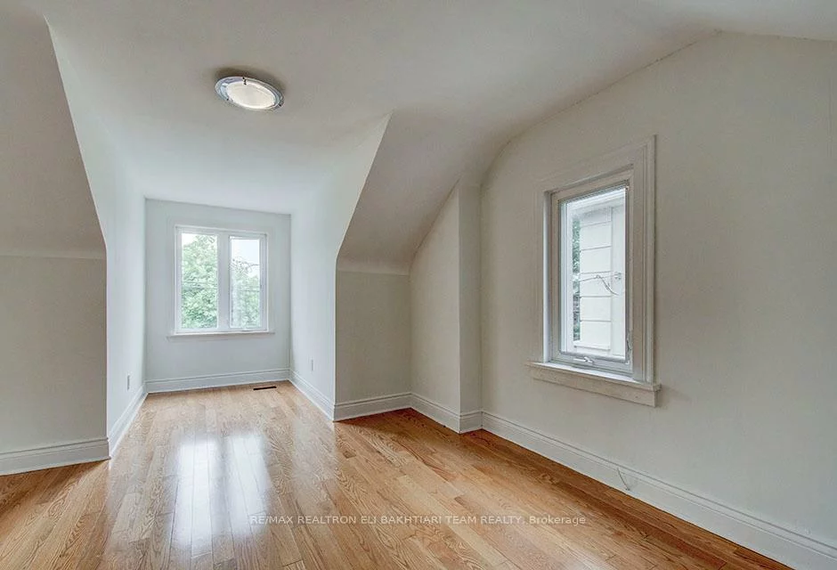 29, Roseland, Alderwood, Toronto