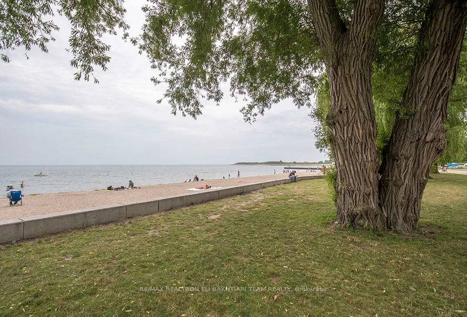29, Roseland, Alderwood, Toronto