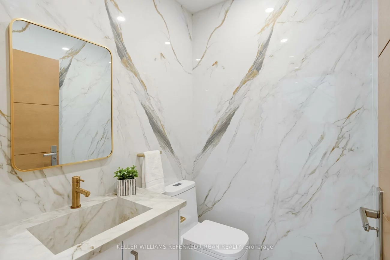 223A, Beta, Alderwood, Toronto