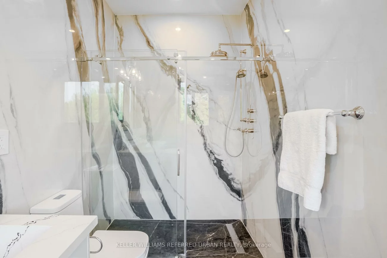 223A, Beta, Alderwood, Toronto