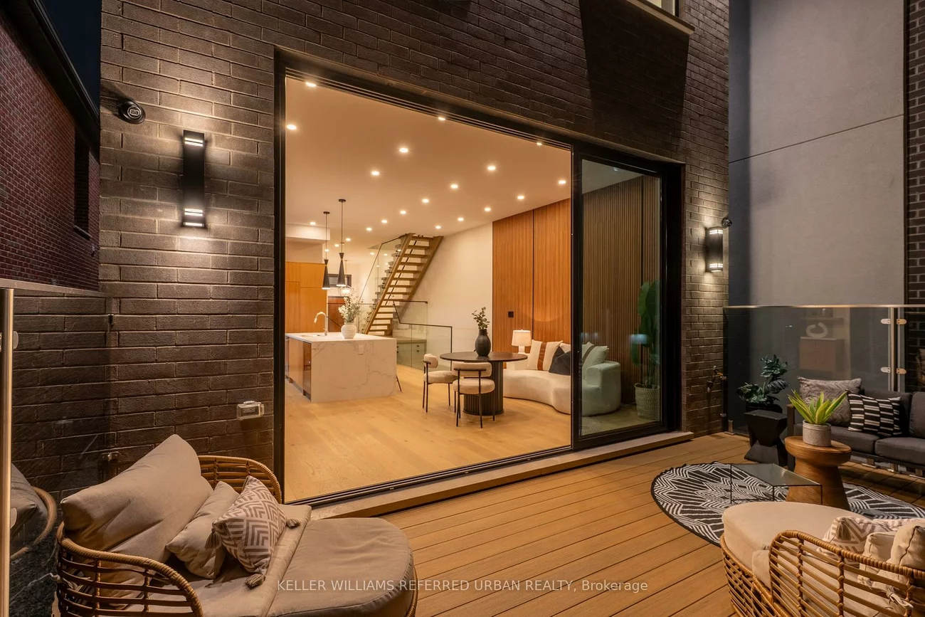 223A, Beta, Alderwood, Toronto