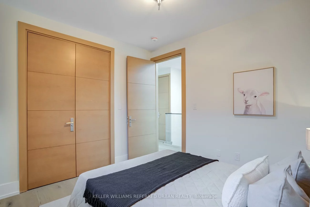 223A, Beta, Alderwood, Toronto