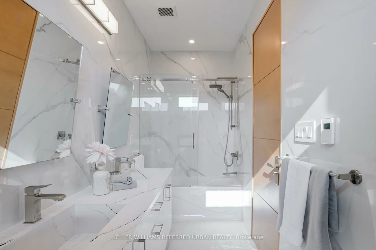 223A, Beta, Alderwood, Toronto