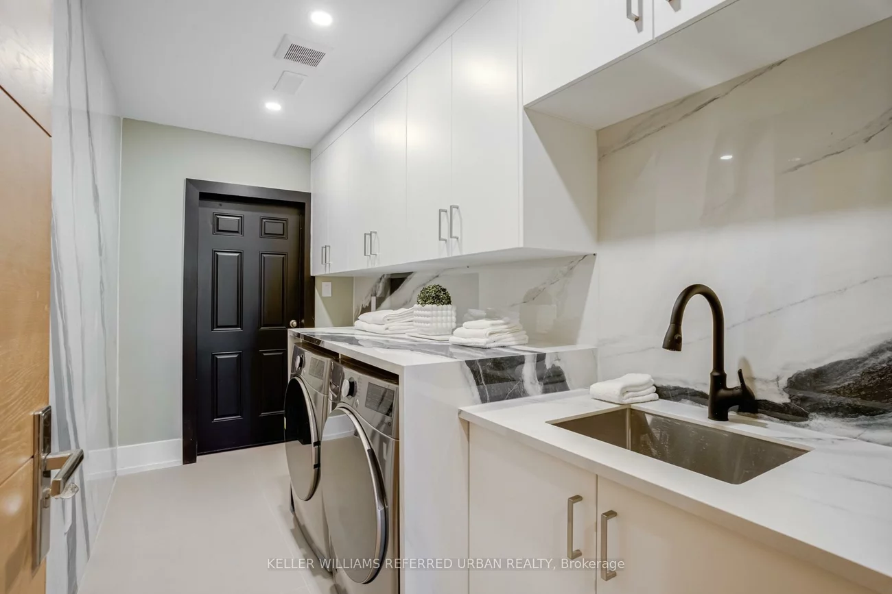 223A, Beta, Alderwood, Toronto