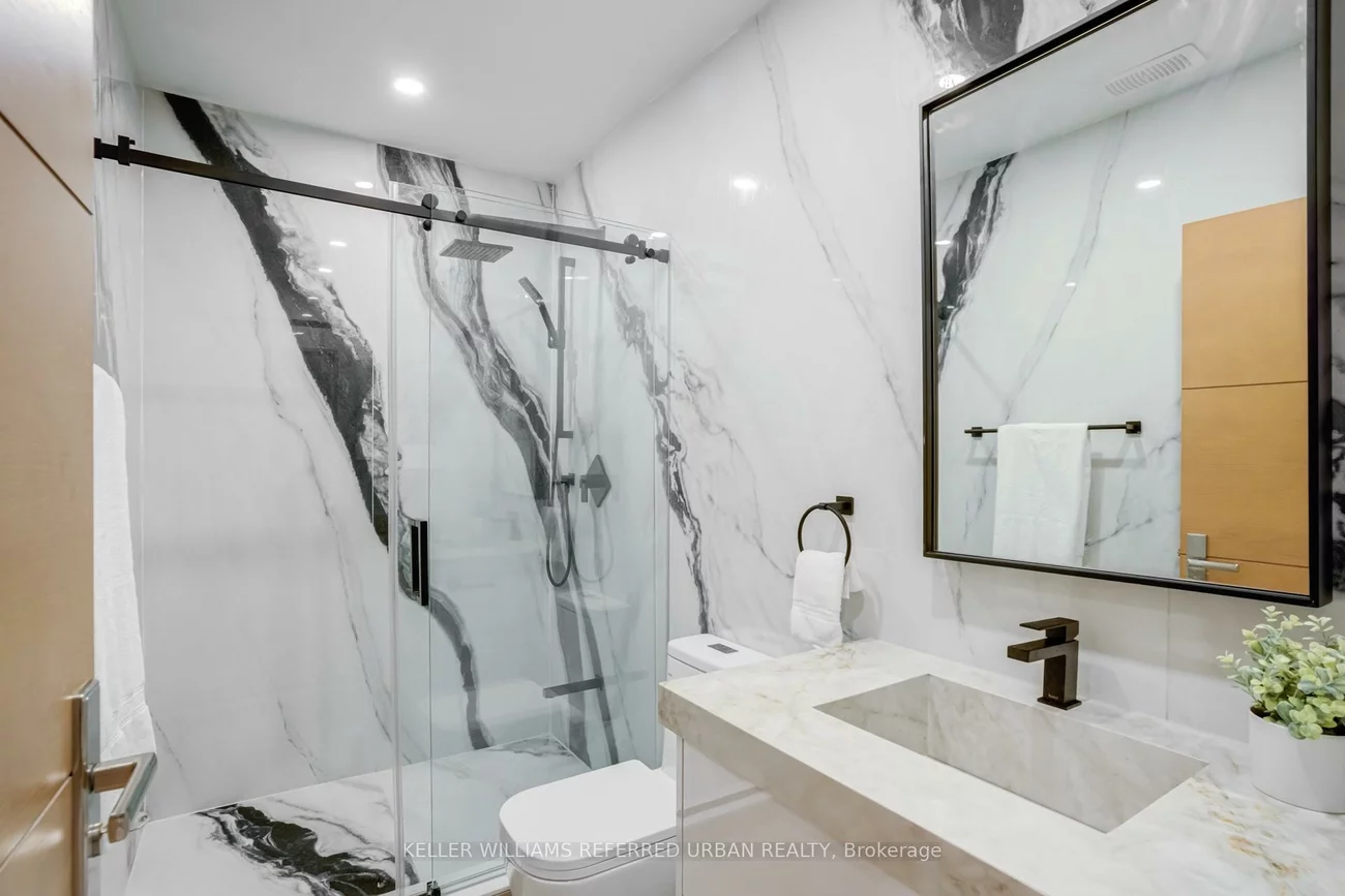 223A, Beta, Alderwood, Toronto