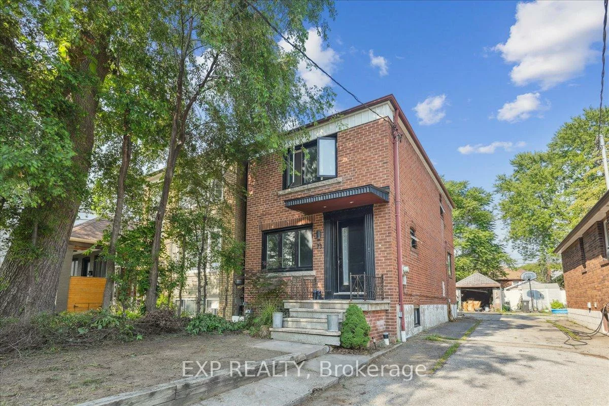 73, Yarrow, Keelesdale-Eglinton West, Toronto