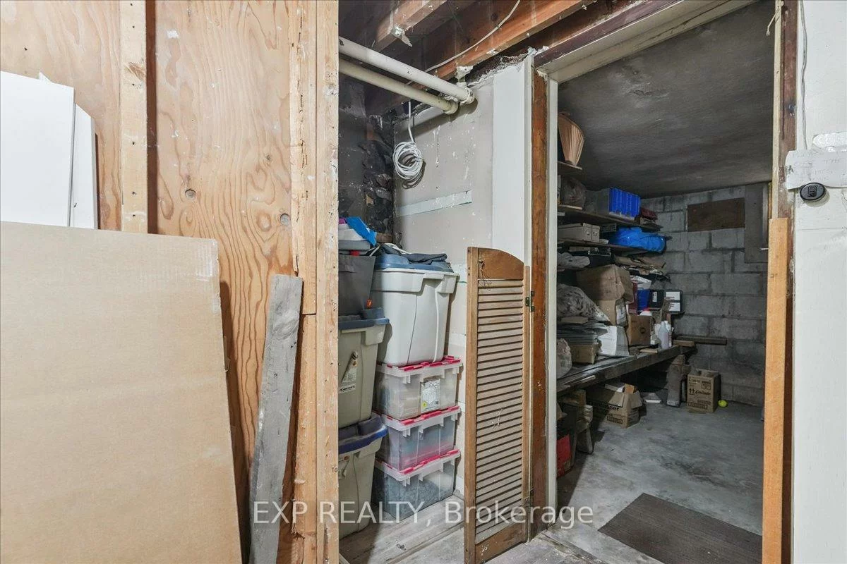 73, Yarrow, Keelesdale-Eglinton West, Toronto