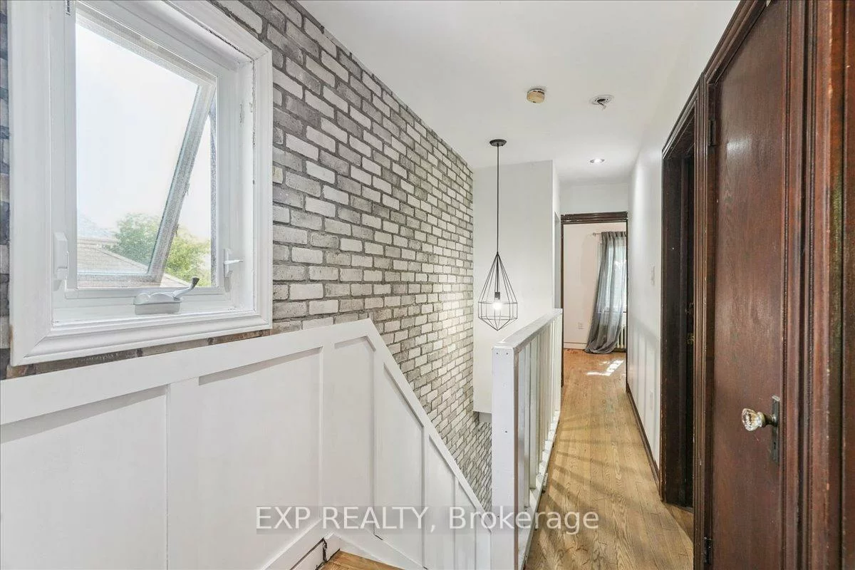 73, Yarrow, Keelesdale-Eglinton West, Toronto