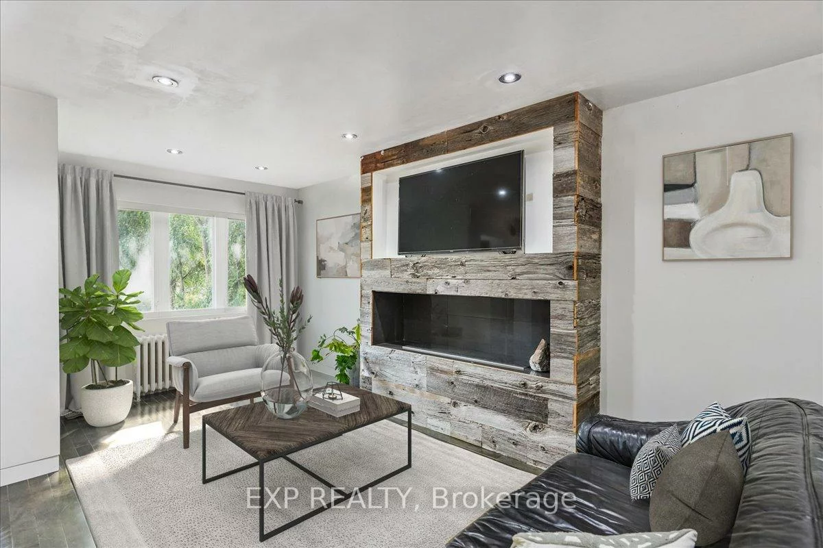 73, Yarrow, Keelesdale-Eglinton West, Toronto
