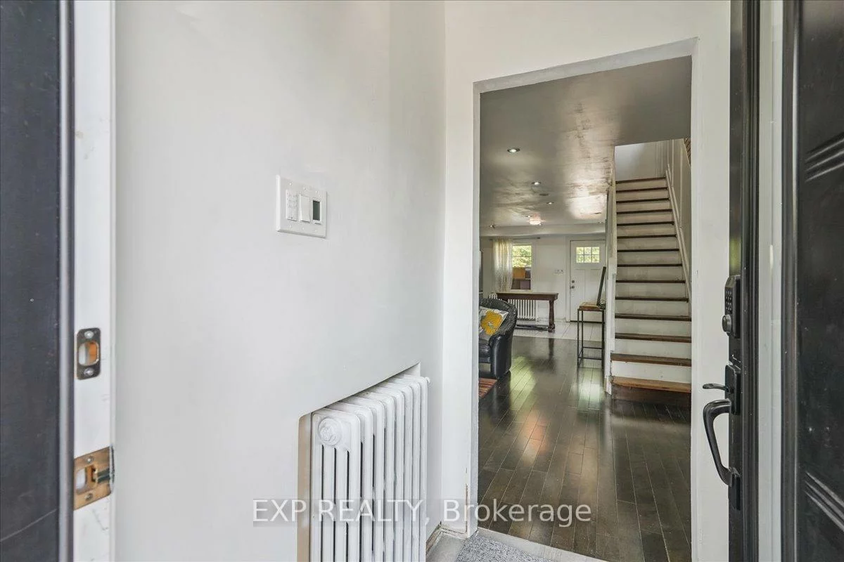 73, Yarrow, Keelesdale-Eglinton West, Toronto