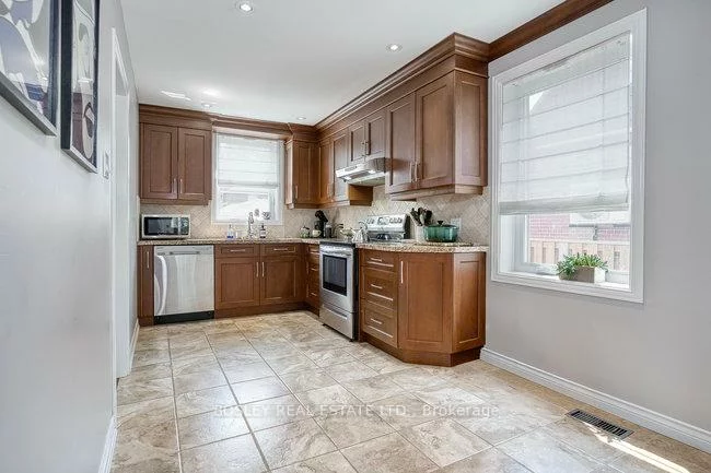 91, Macdonald, Weston, Toronto