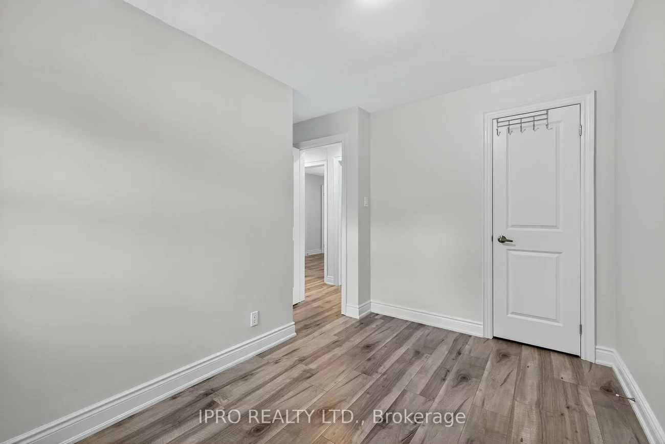 34, Knox, Humber Summit, Toronto