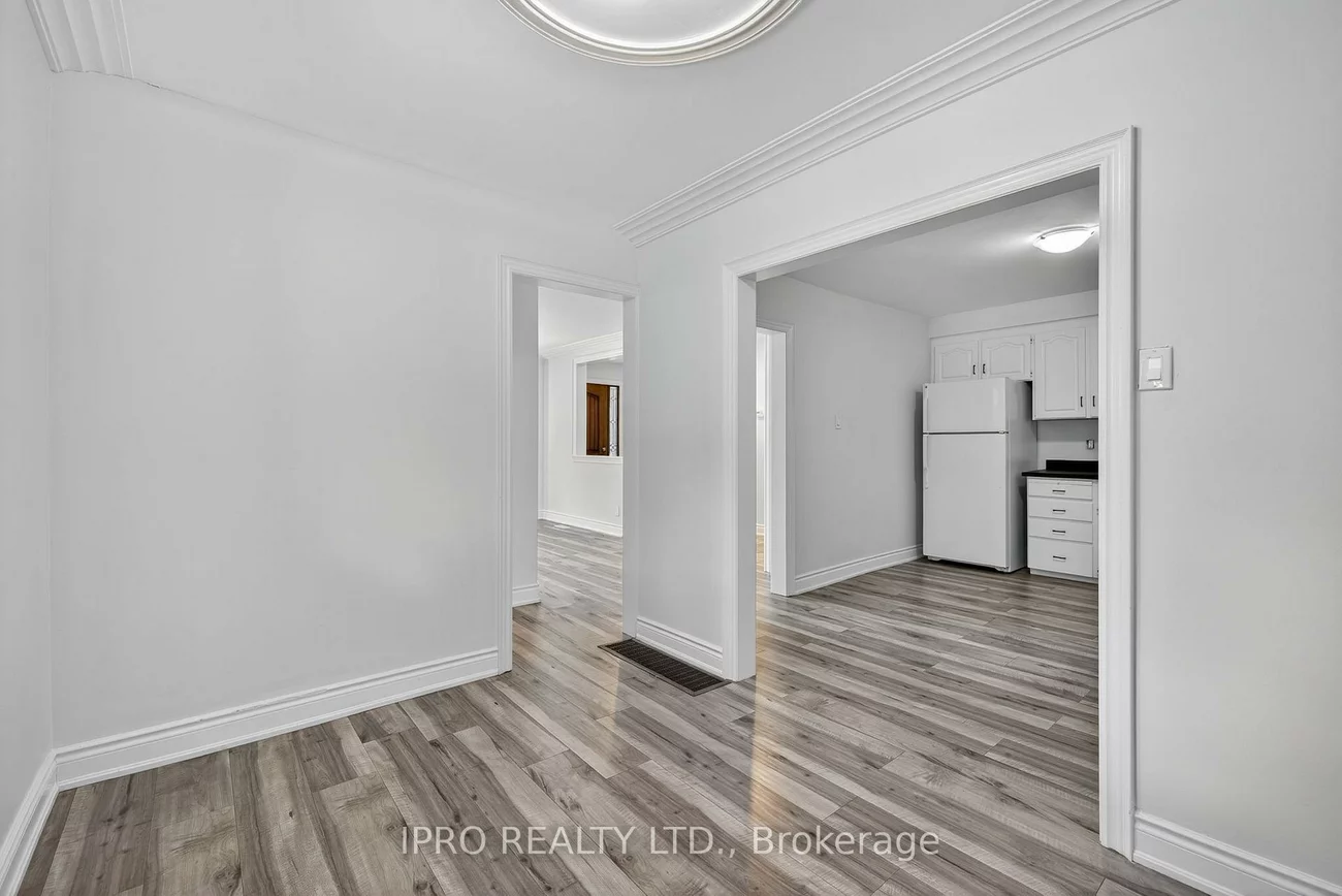 34, Knox, Humber Summit, Toronto