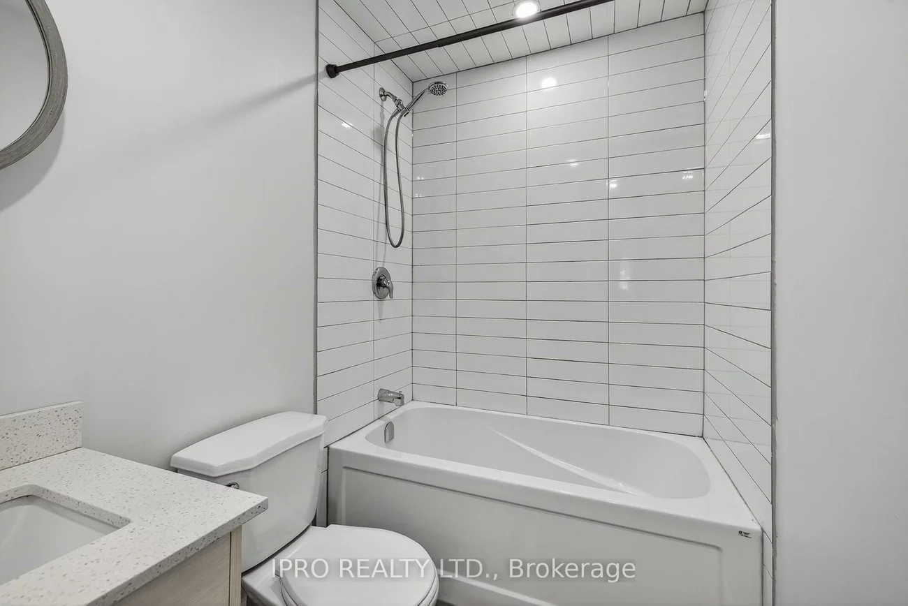 34, Knox, Humber Summit, Toronto
