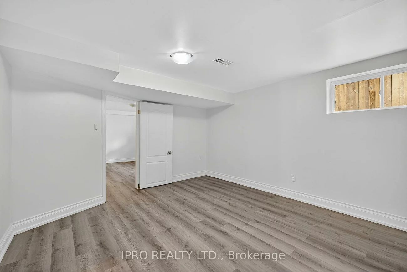34, Knox, Humber Summit, Toronto