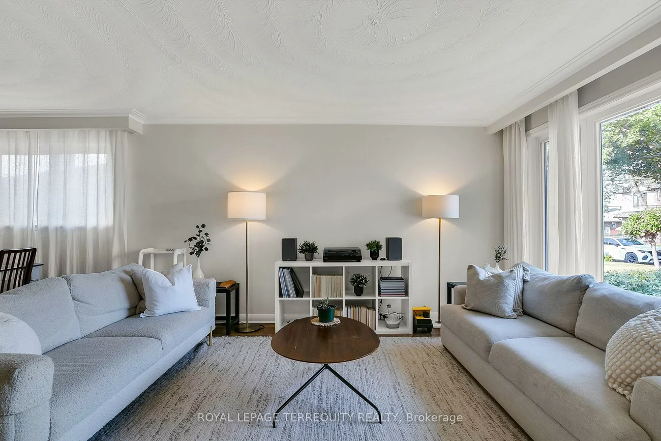 12, Jasmine, Humberlea-Pelmo Park W5, Toronto