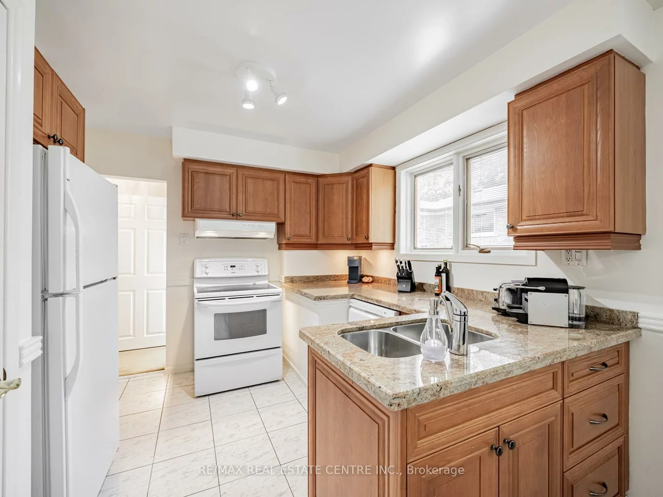 106, Mercury, West Humber-Clairville, Toronto
