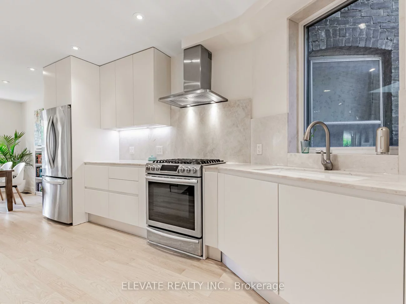 71, Nairn, Corso Italia-Davenport, Toronto
