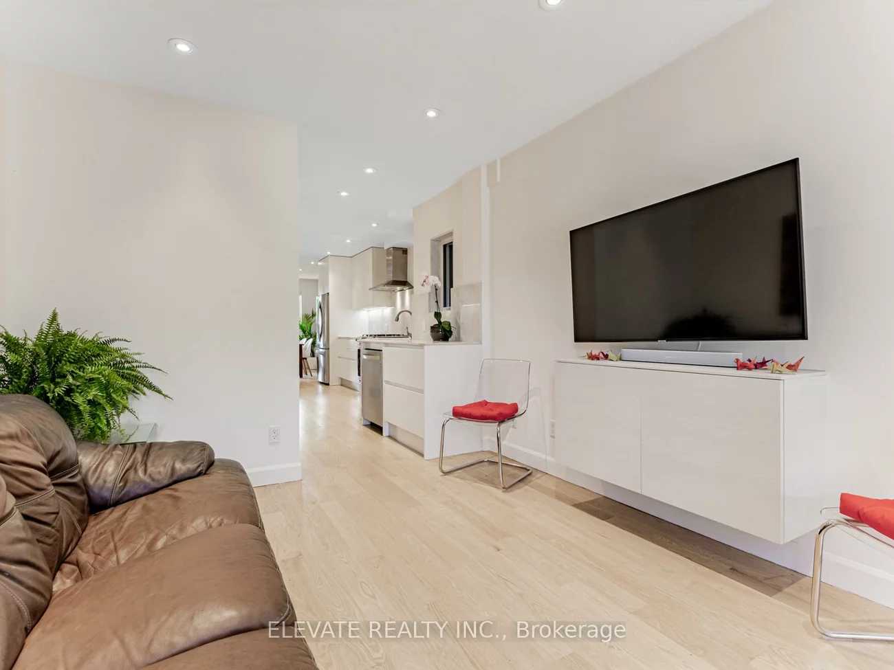 71, Nairn, Corso Italia-Davenport, Toronto