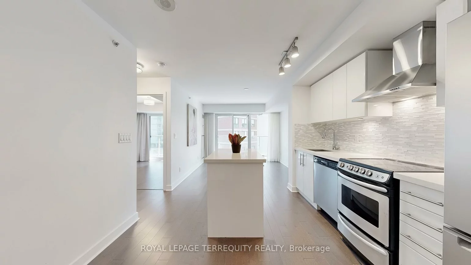16, Pagebrook, Humber Heights, Toronto
