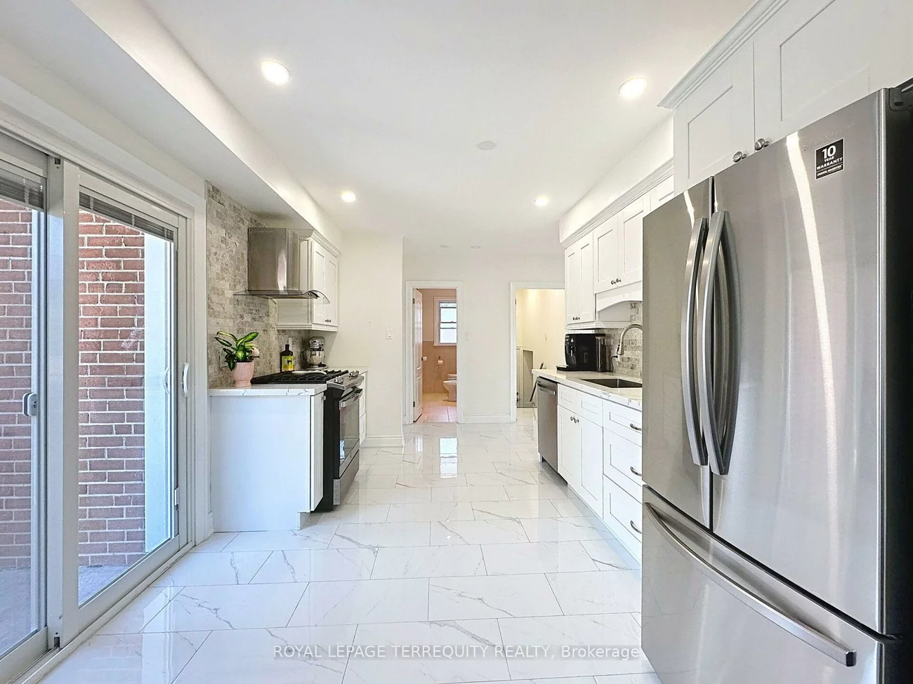 16, Pagebrook, Humber Heights, Toronto