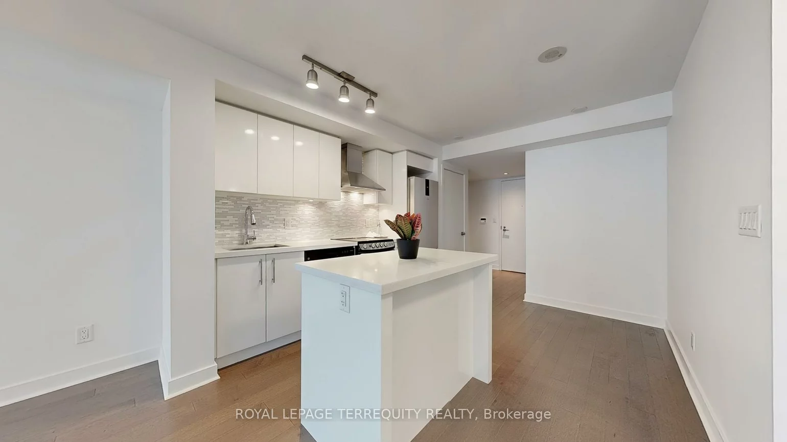 16, Pagebrook, Humber Heights, Toronto