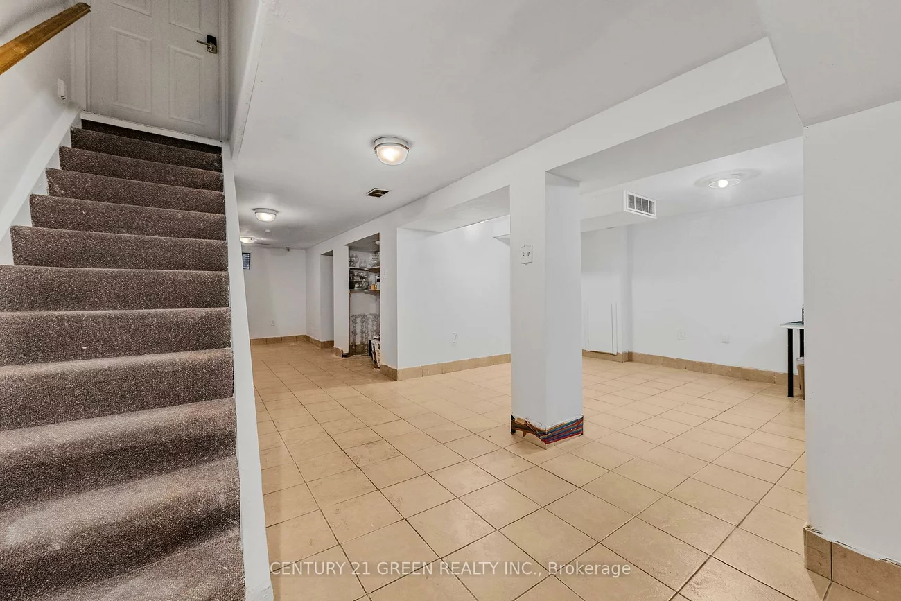 37, Rubydale, Humber Summit, Toronto