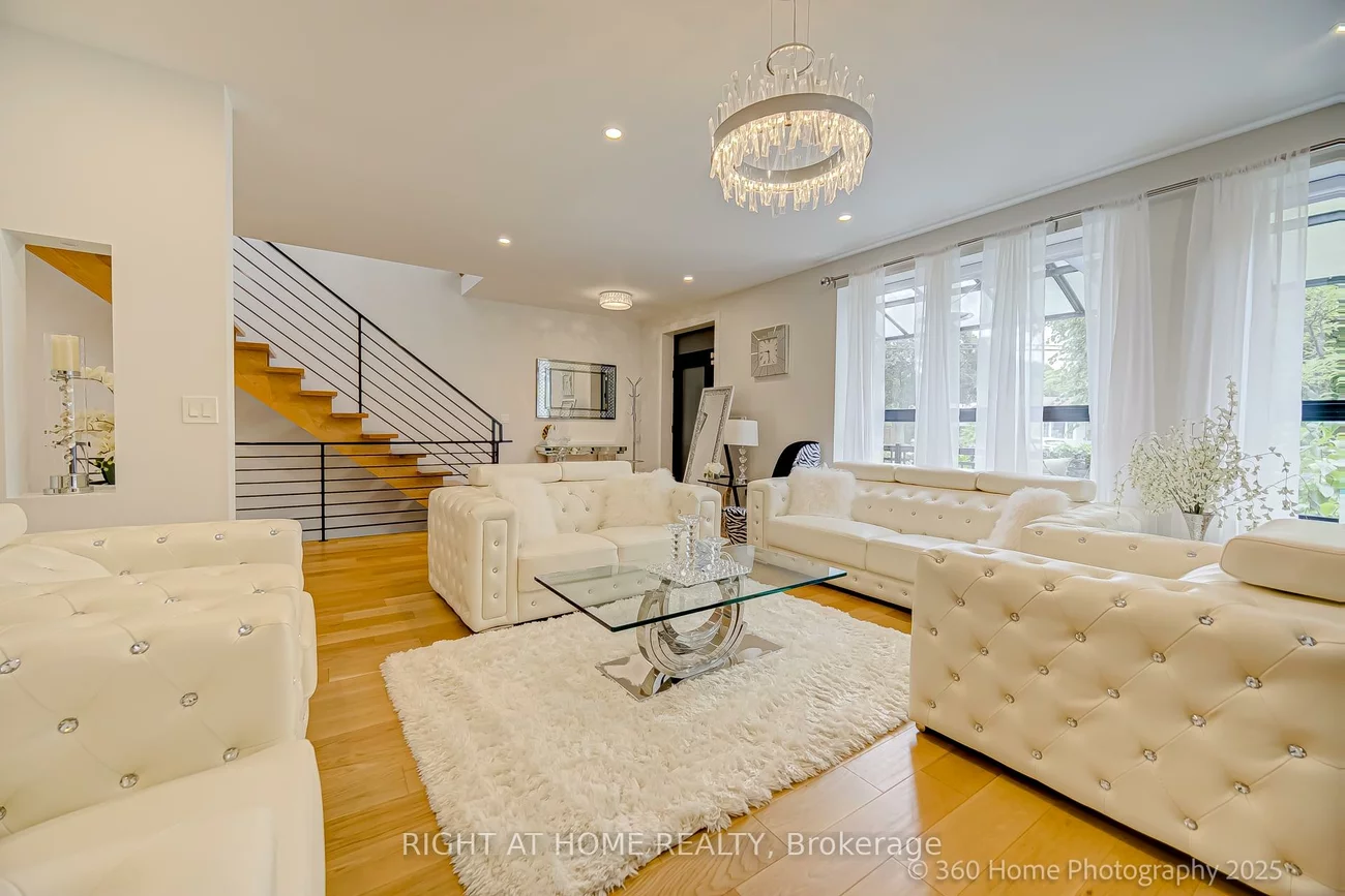 238, Renforth, Markland Wood, Toronto